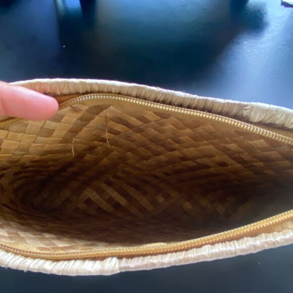 Hand Woven Lauhala Clutch, Zipper Closure - Picture 6 of 7